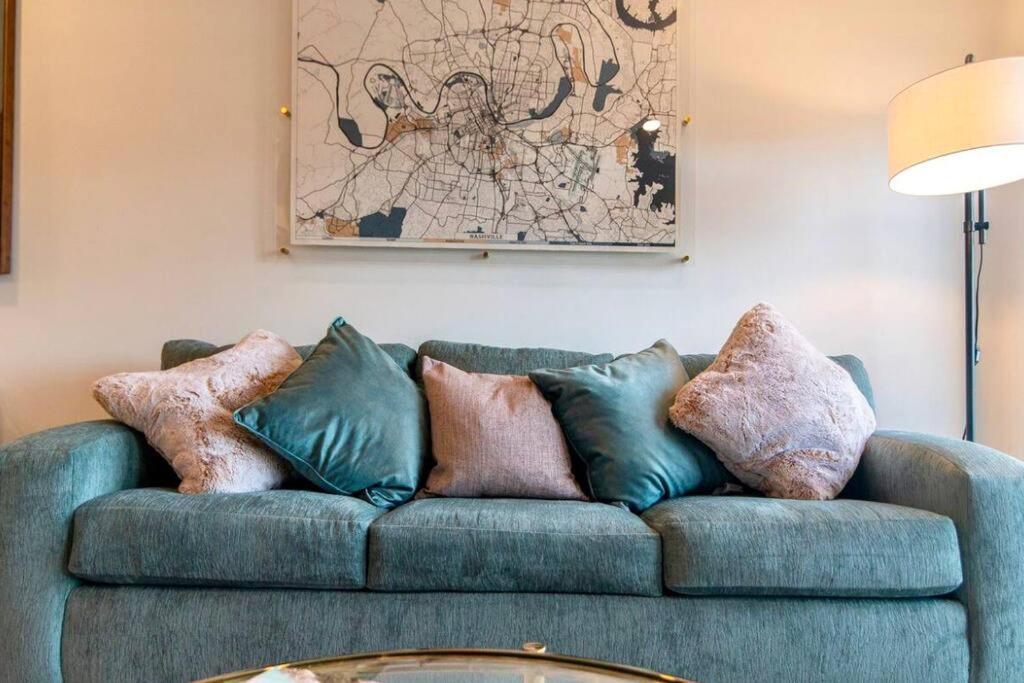 Stylish Downtown Condo W/ Pool & Parking Νάσβιλ Εξωτερικό φωτογραφία
