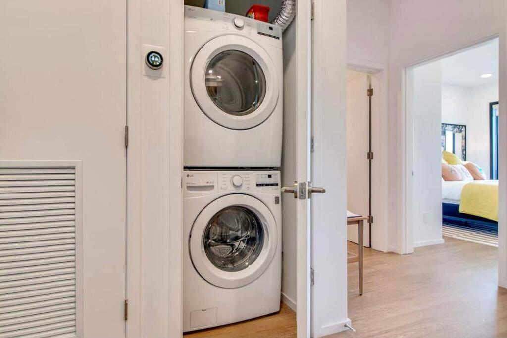 Stylish Downtown Condo W/ Pool & Parking Νάσβιλ Εξωτερικό φωτογραφία