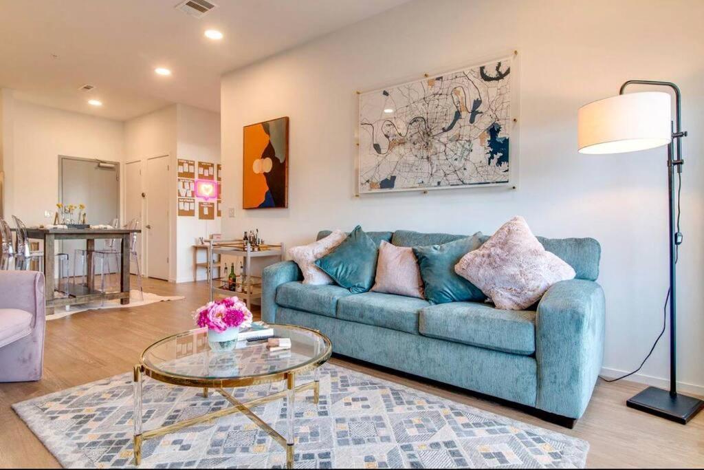 Stylish Downtown Condo W/ Pool & Parking Νάσβιλ Εξωτερικό φωτογραφία